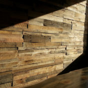 reclaimed pallet wood wall