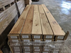 Hickory flooring heartwood and sapwood